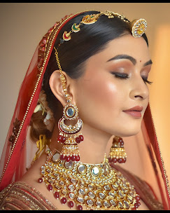 Gauri makeup artist